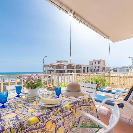 Casa Sul Lungomare Apartment *